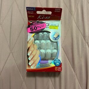 Vintage Kiss French Manicure Fake Nails Set Medium Length Press-on Nails Beauty